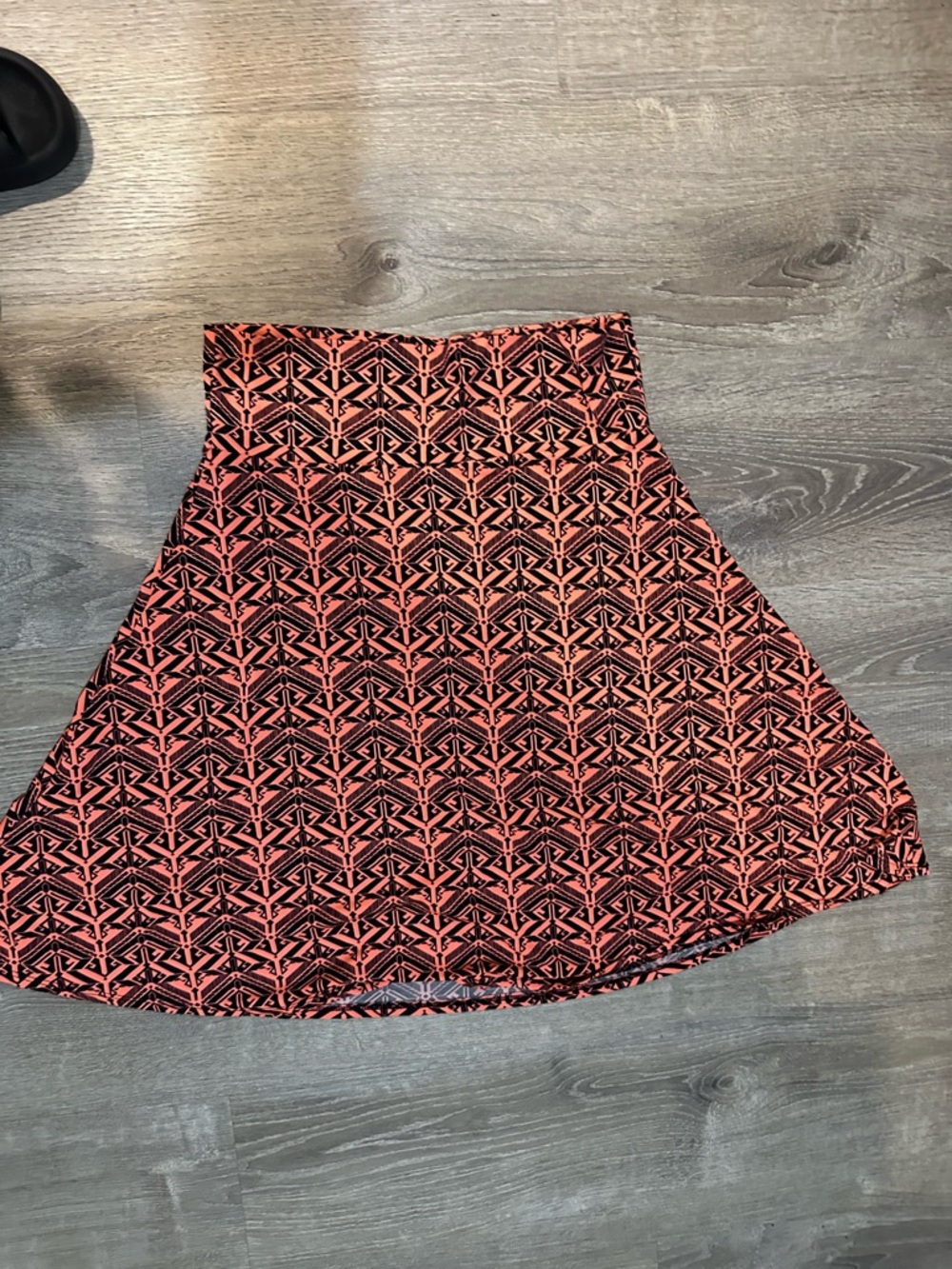 LuLaRoe Madison Skirt XL coral  Black Geometric Tribal Print Pockets Knee Length